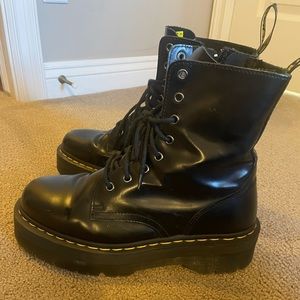 JADON SMOOTH LEATHER PLATFORM BOOTS DR MARTEN